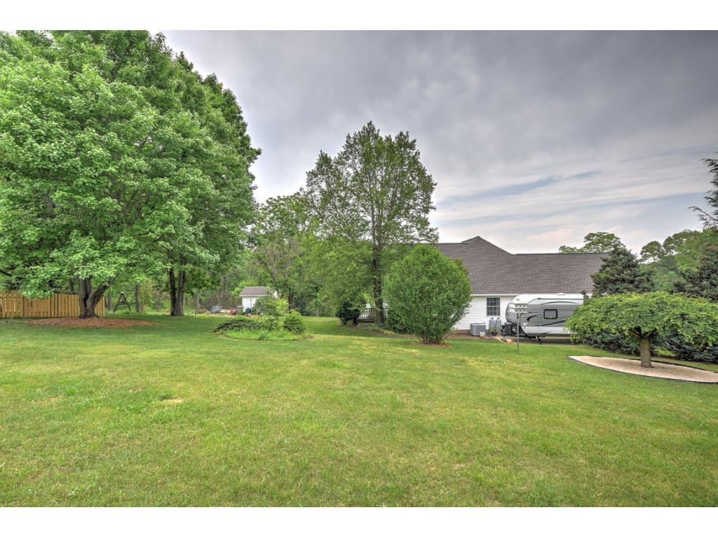 194 Dean Archer Road Jonesborough, TN 37659 - Photo 34 of 35 Back yard View 2