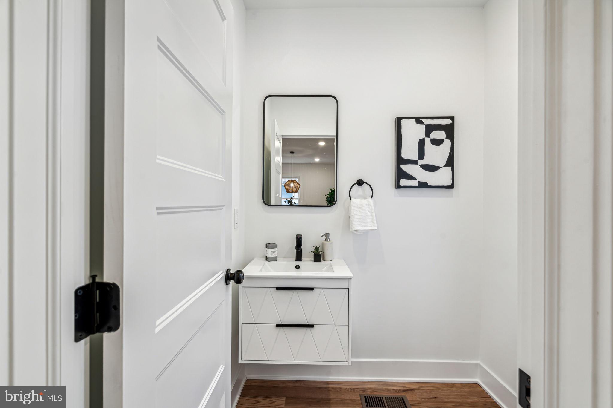 655 Edge Hill Road Glenside, PA 19038 - Photo 15 of 40