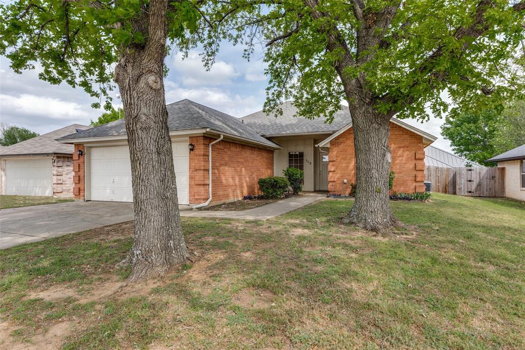 113 St James Court Rhome, TX 76078 - Photo 3 of 25