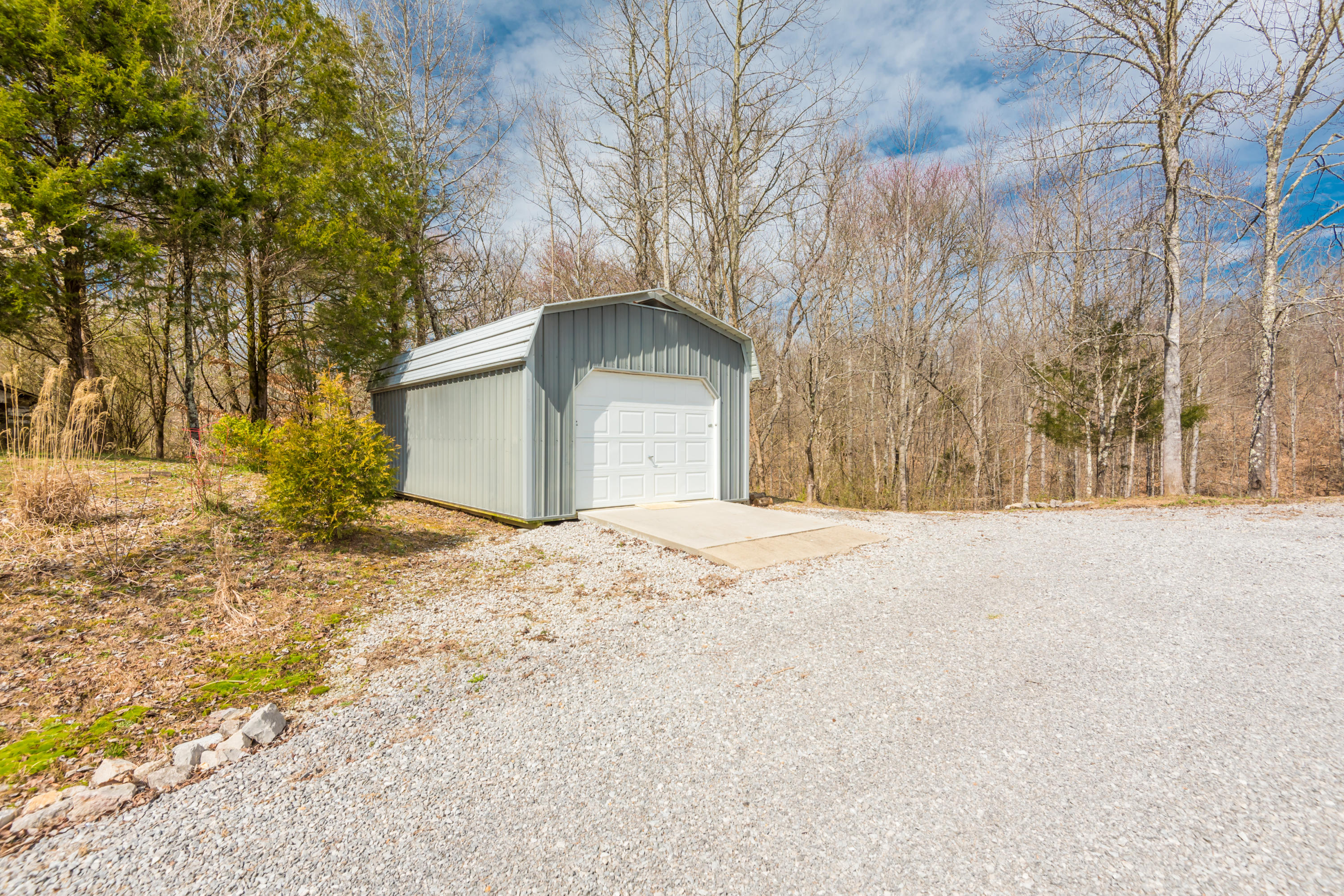 664 Batley Road Clinton, TN 37716 - Photo 35 of 40 664BatleyRd-51