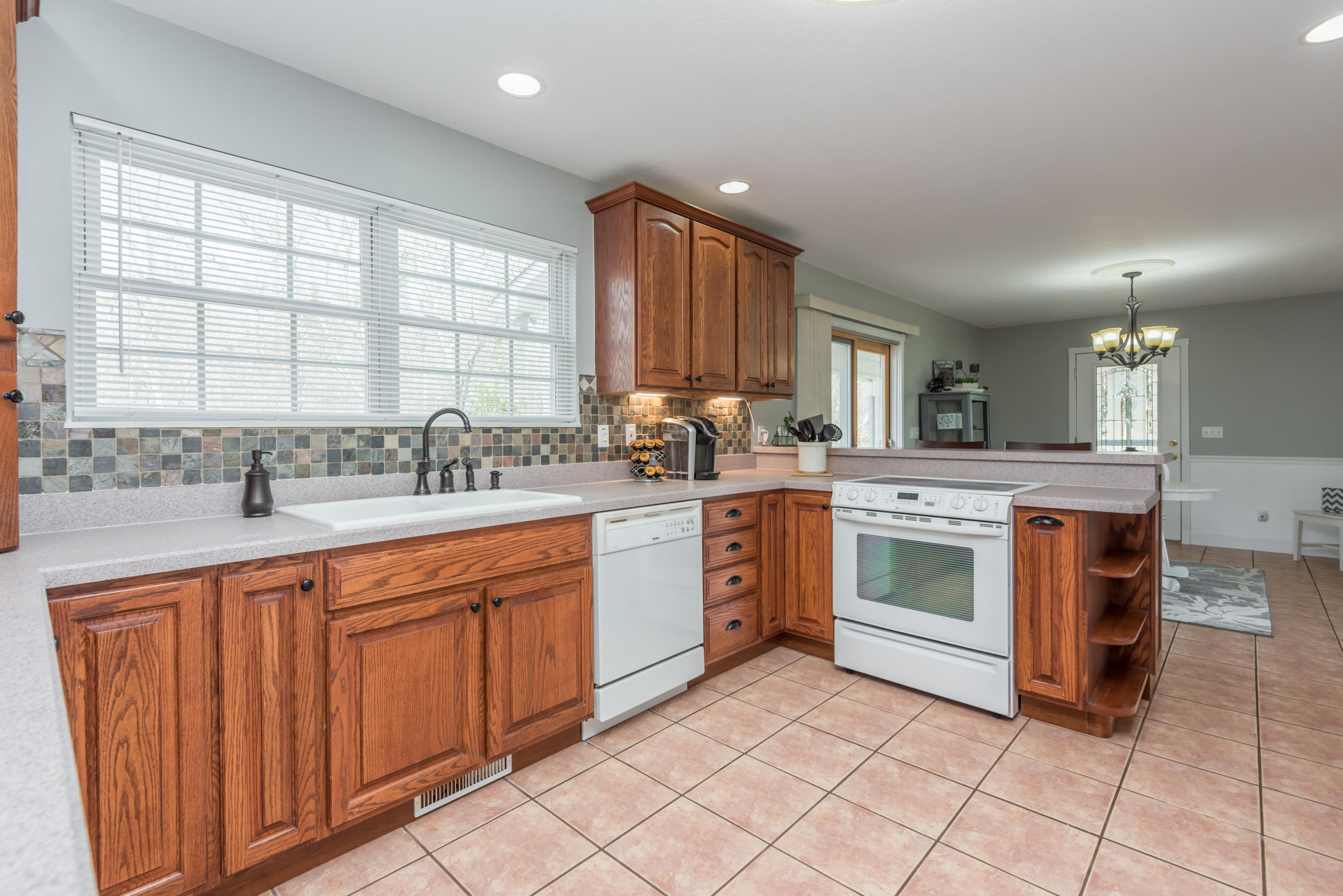 664 Batley Road Clinton, TN 37716 - Photo 8 of 40 664BatleyRd-10