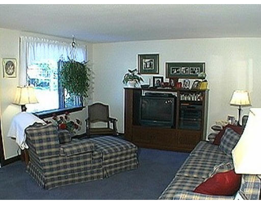 14 MacArthur Road Beverly, MA 01915 - Photo 4 of 10 Gallery Image 4