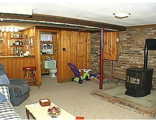 14 MacArthur Road Beverly, MA 01915 - Photo 6 of 10 Gallery Image 6