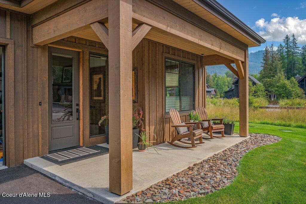 107 Oxbow Road Sandpoint, ID 83864 - Photo 6 of 70 --6.jpg-SMALL