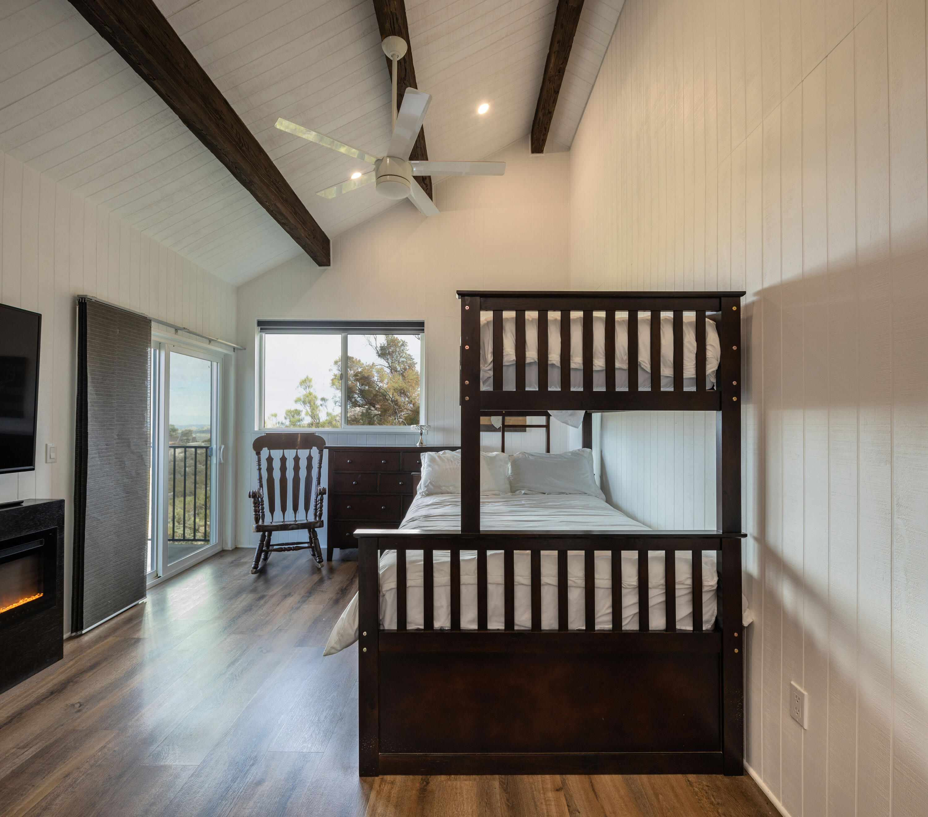 67195 Springcrest Drive Mountain Center, CA 92561 - Photo 59 of 67 a view of a hallway