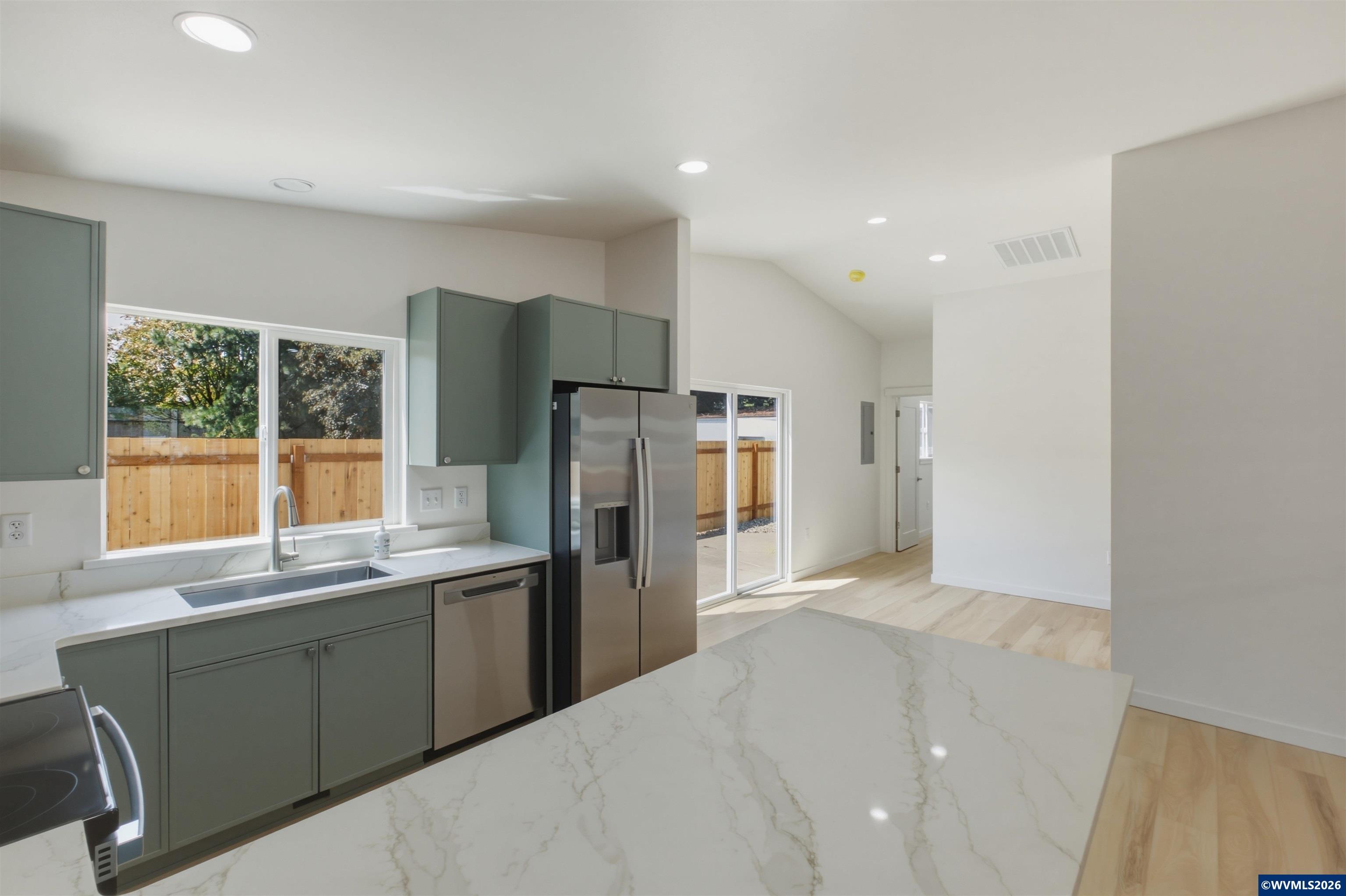 2705 Fisher Road Northeast Salem, OR 97305 - Photo 11 of 35 Gallery Image 11