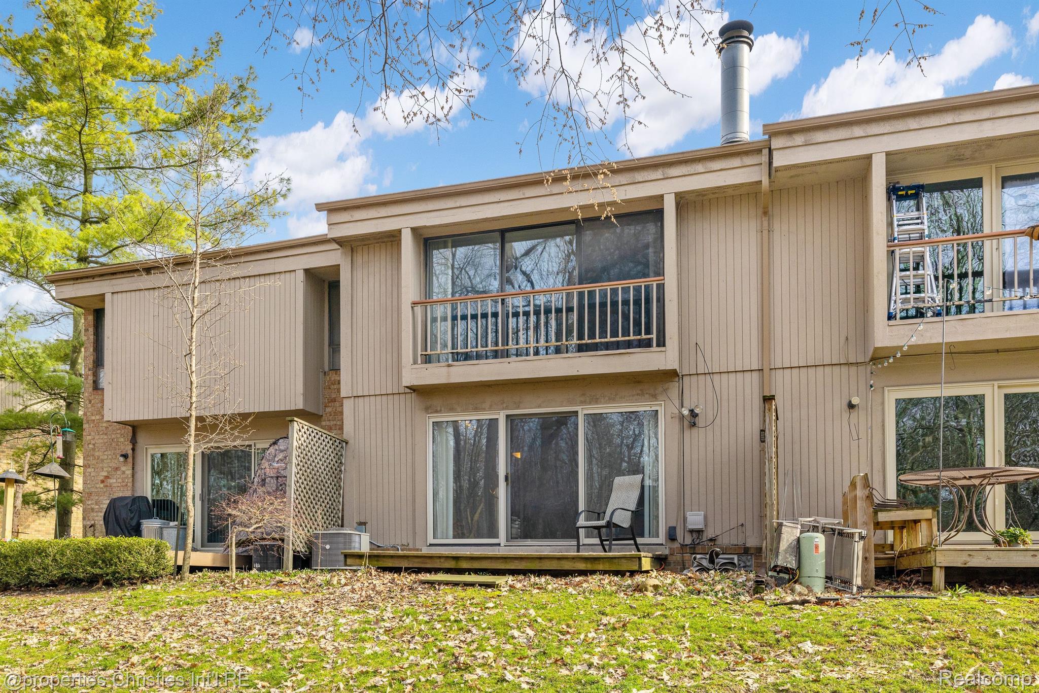 1413 Oakbrook E Drive Rochester, MI 48307 - Photo 26 of 30 Gallery Image 26