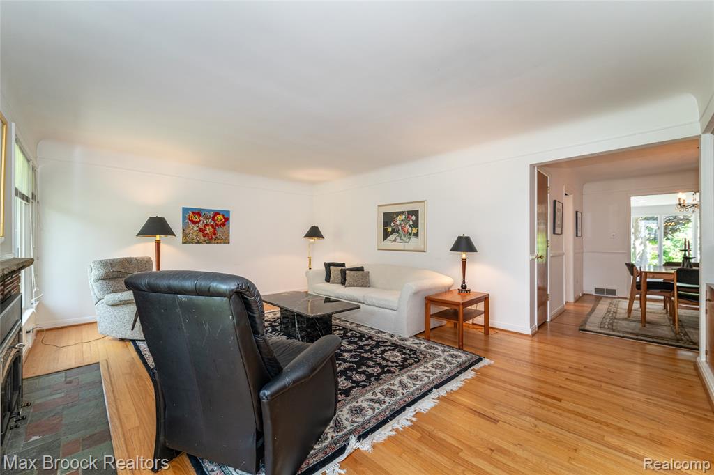 16926 Beverly Road Beverly Hills, MI 48025 - Photo 7 of 25