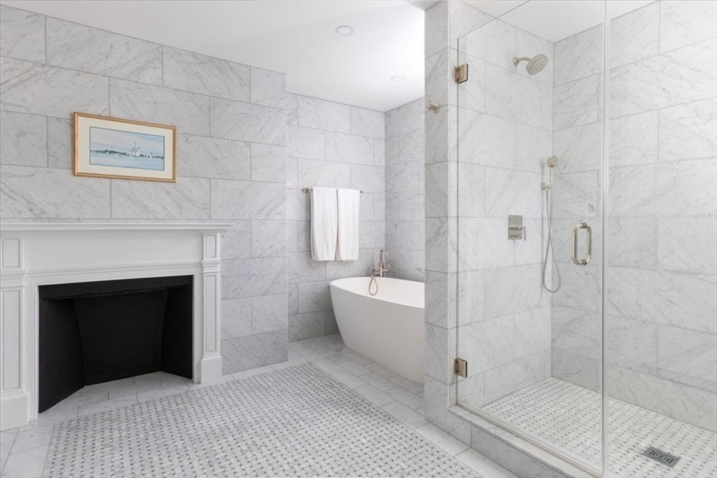62 Chestnut Street Boston, MA 02108 - Photo 15 of 18 a bathroom with a shower