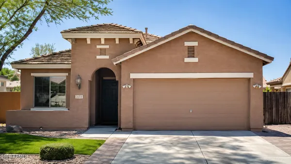 $2,395 | 2331 West Branham Lane, Phoenix, AZ 85041