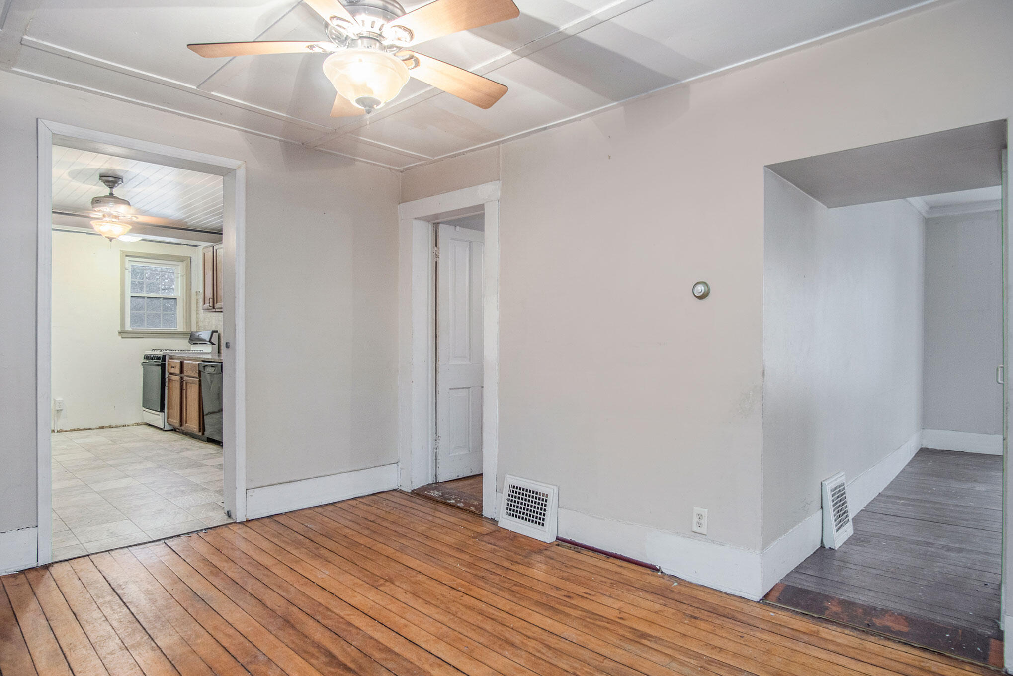 412 East Exchange Street Spring Lake, MI 49456 - Photo 8 of 23 main floor