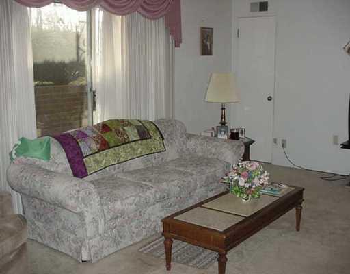 222 Coraopolis Road, Unit 1 Coraopolis, PA 15108 - Photo 4 of 6 Living Room.