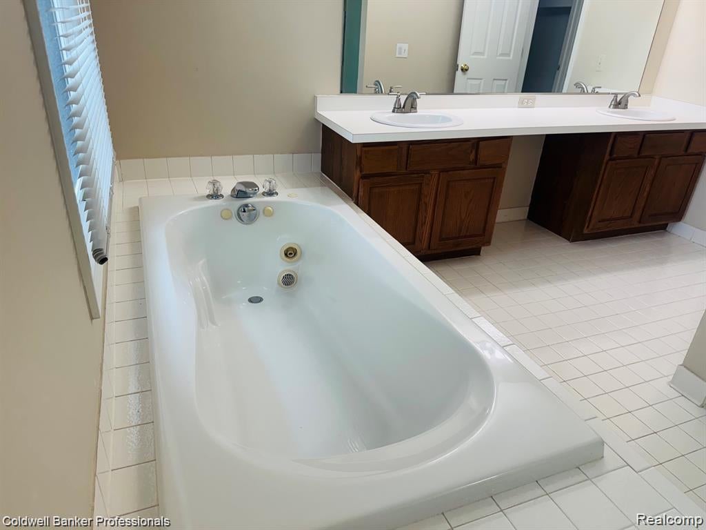 171 Millstone Road Troy, MI 48084 - Photo 22 of 43 Gallery Image 22