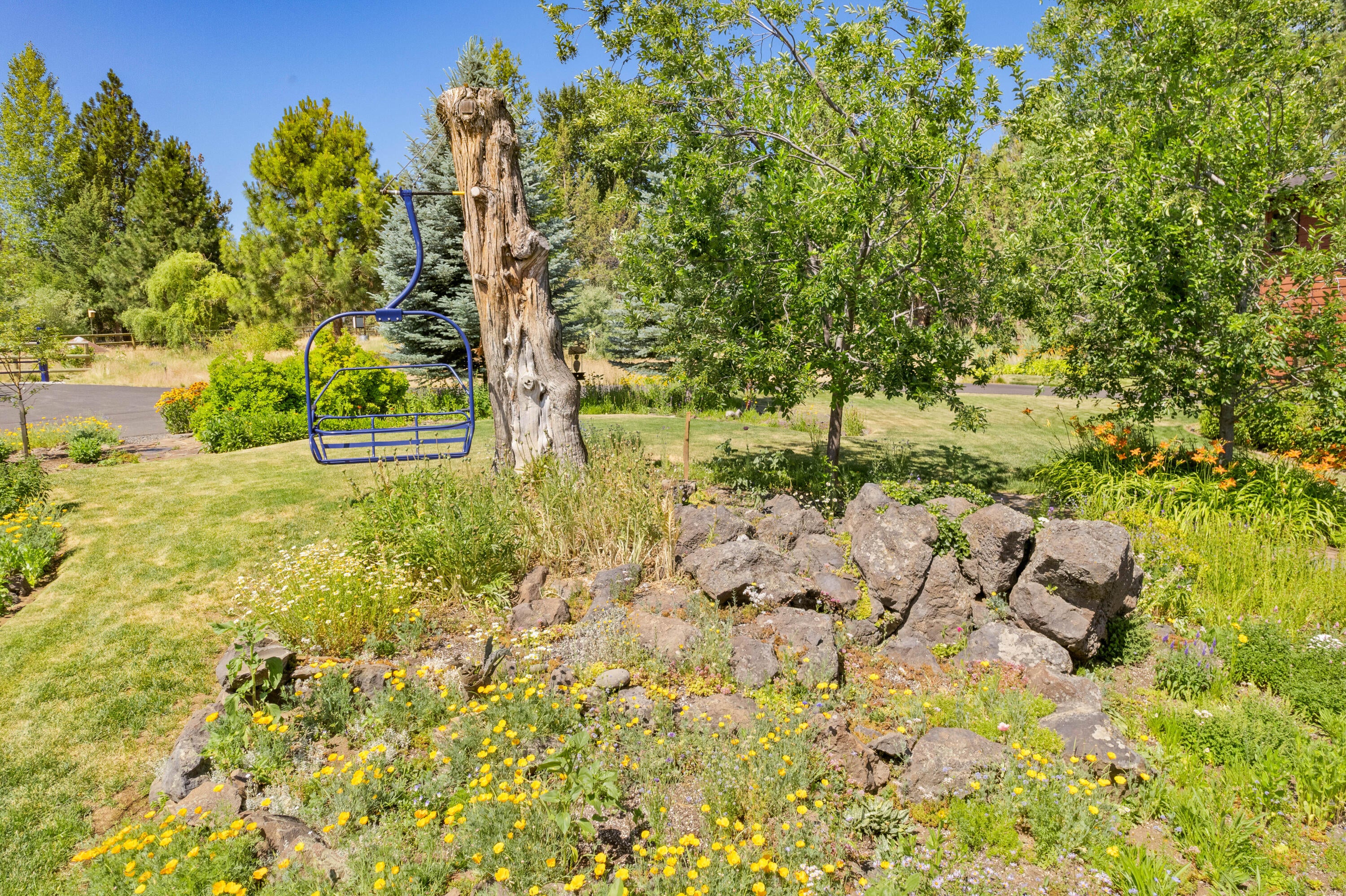 18740 Ridgecrest Road Bend, OR 97703 - Photo 41 of 65 37