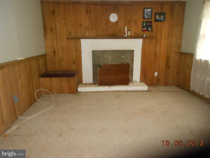43485 Little Cliffs Road Hollywood, MD 20636 - Photo 3 of 15 Family Room