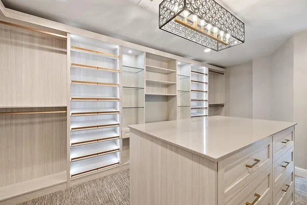 $4,366,700 | 48000 West 8 Mile Road West, Northville, MI 48167