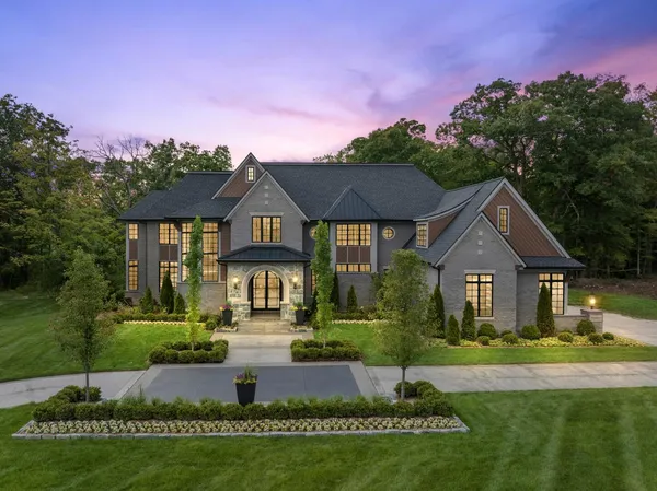 $4,366,700 | 48000 West 8 Mile Road West, Northville, MI 48167