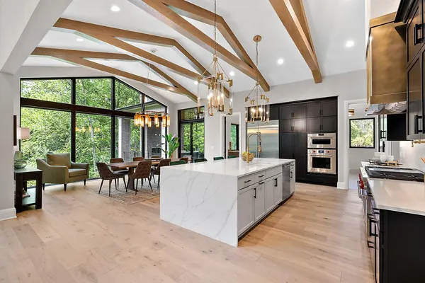 $4,366,700 | 48000 West 8 Mile Road West, Northville, MI 48167