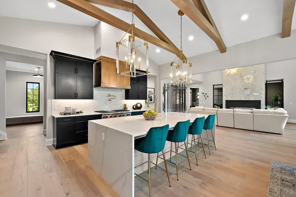 $4,366,700 | 48000 West 8 Mile Road West, Northville, MI 48167