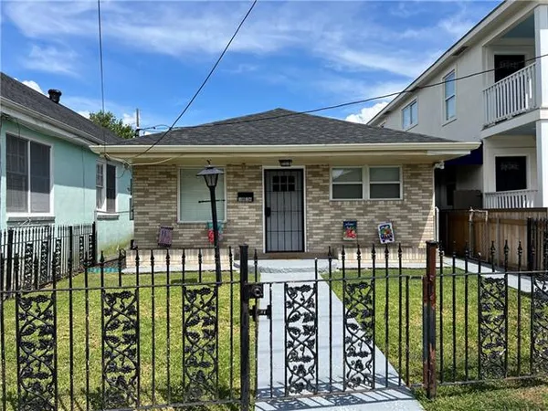 $389,000 | 1816 Lowerline Street, New Orleans, LA 70118