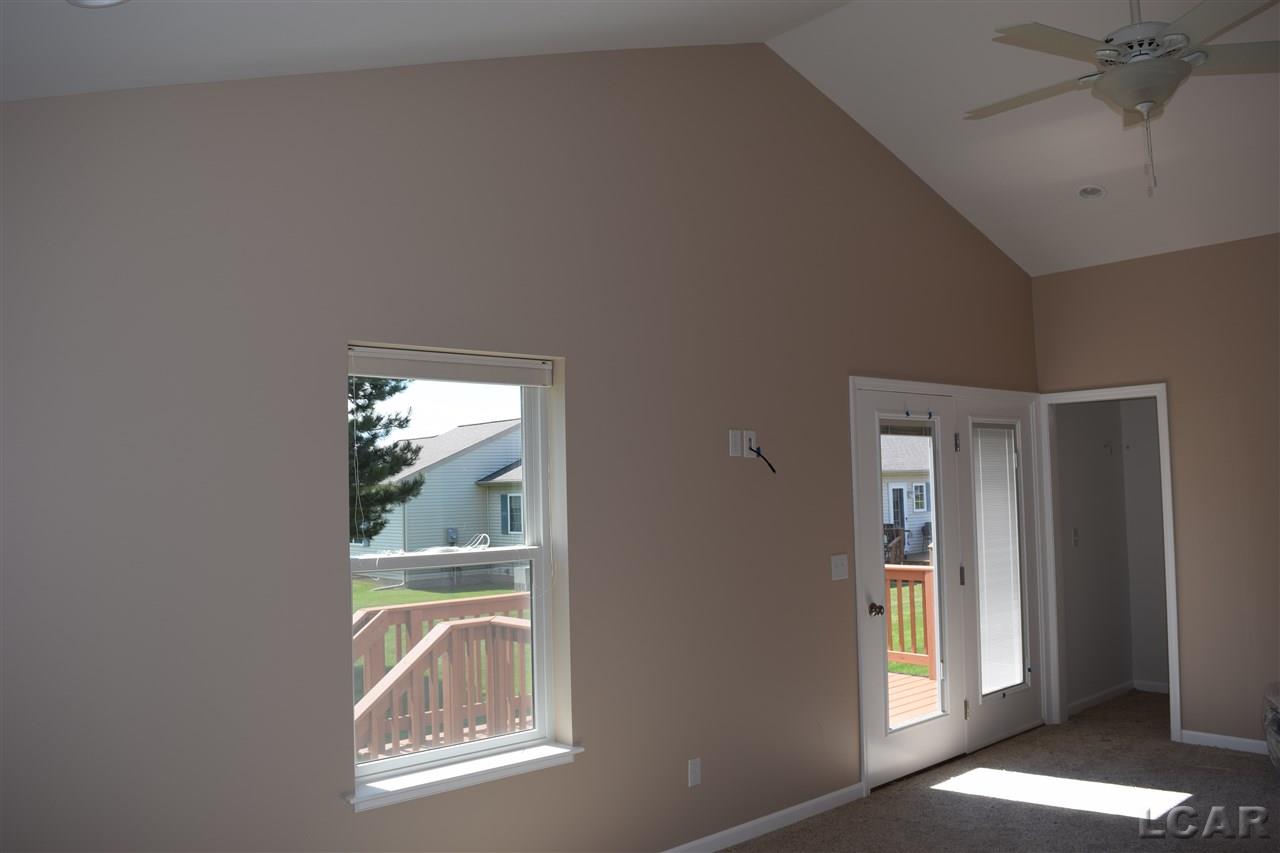 593 Ridge Lane Tecumseh, MI 49286 - Photo 8 of 18 31302358-8.JPG