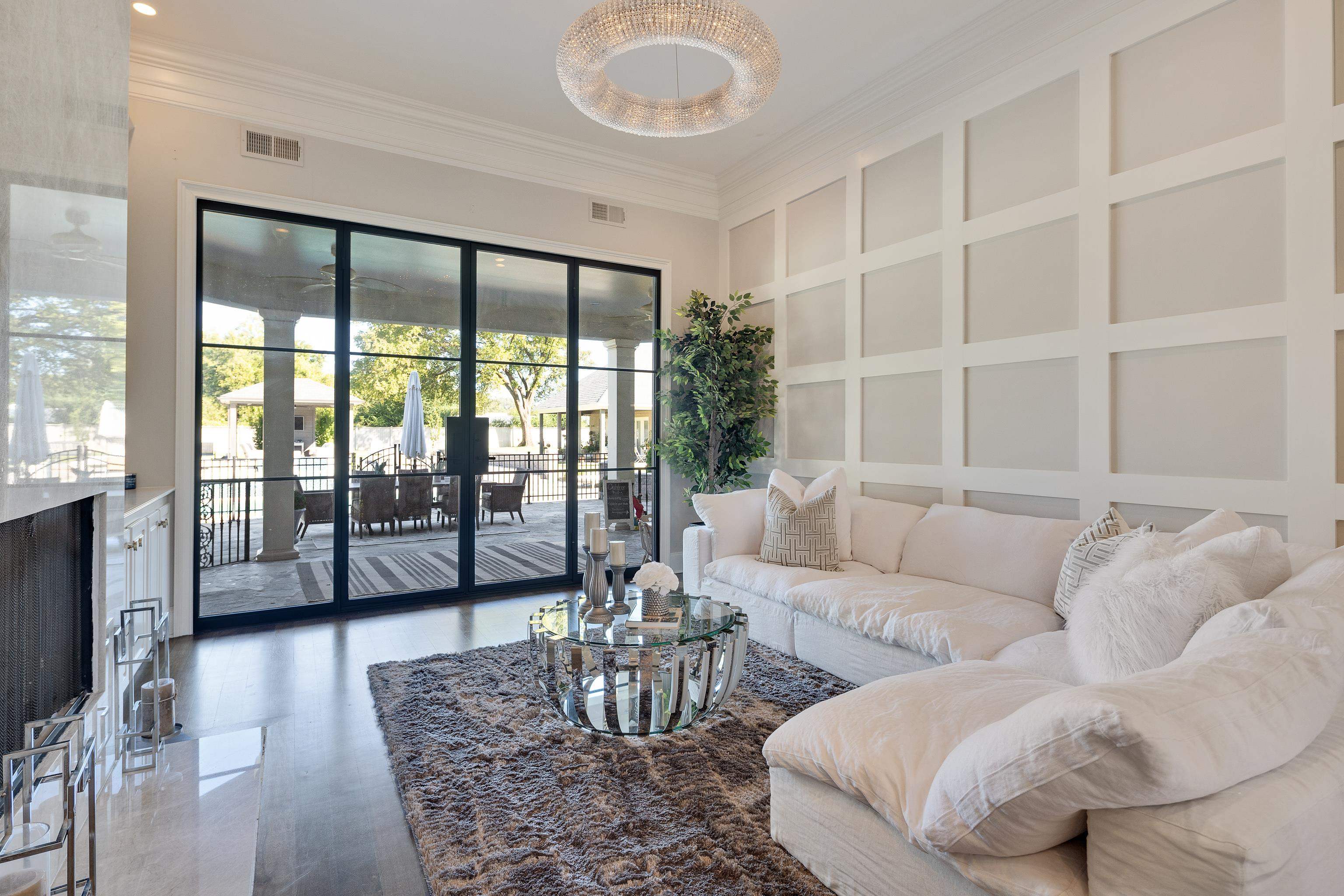 3246 Hollow Creek Road Germantown, TN 38138 - Photo 11 of 40 a living room with furniture and a large window