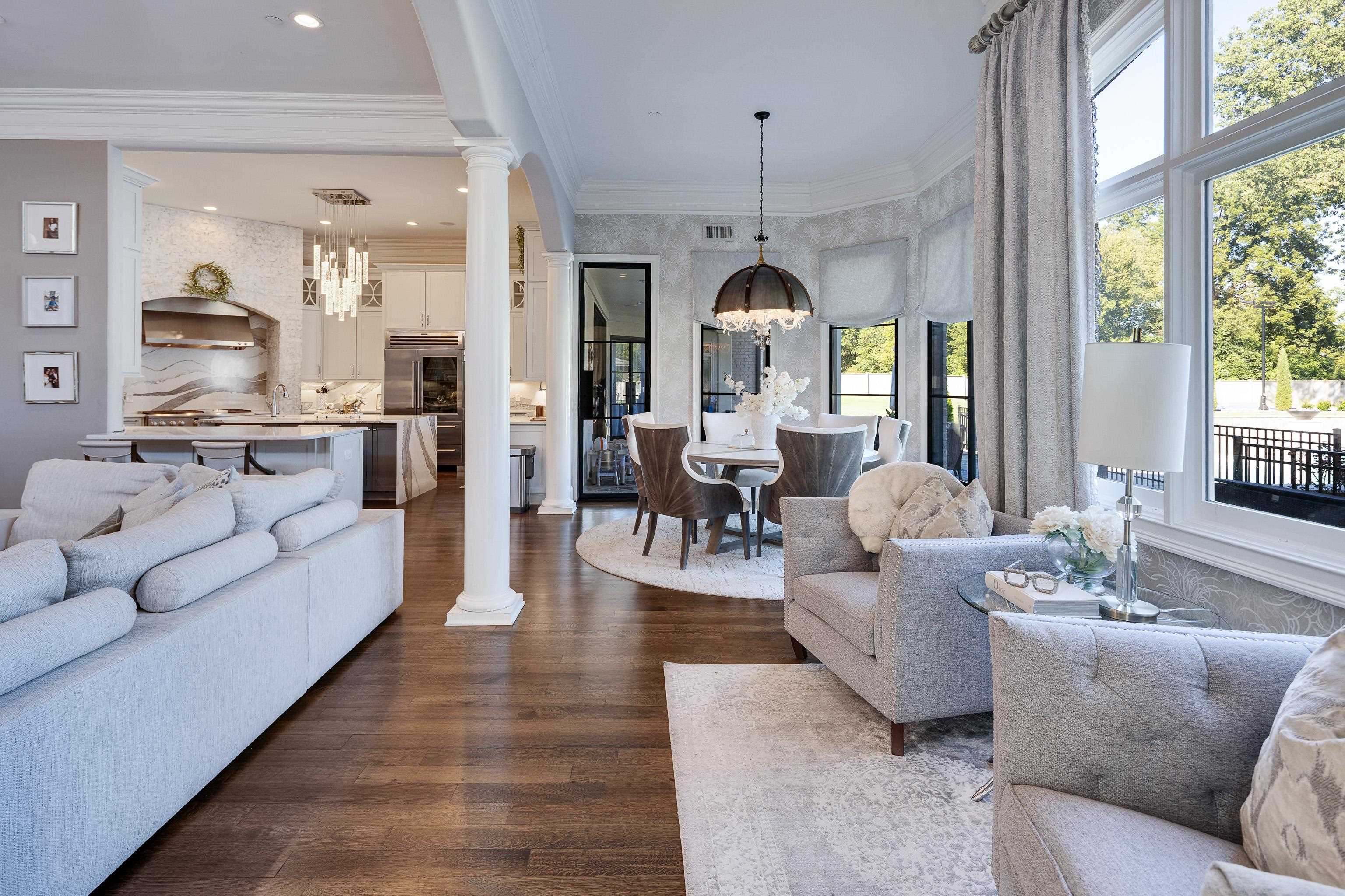 3246 Hollow Creek Road Germantown, TN 38138 - Photo 17 of 40 a living room with furniture and a large window