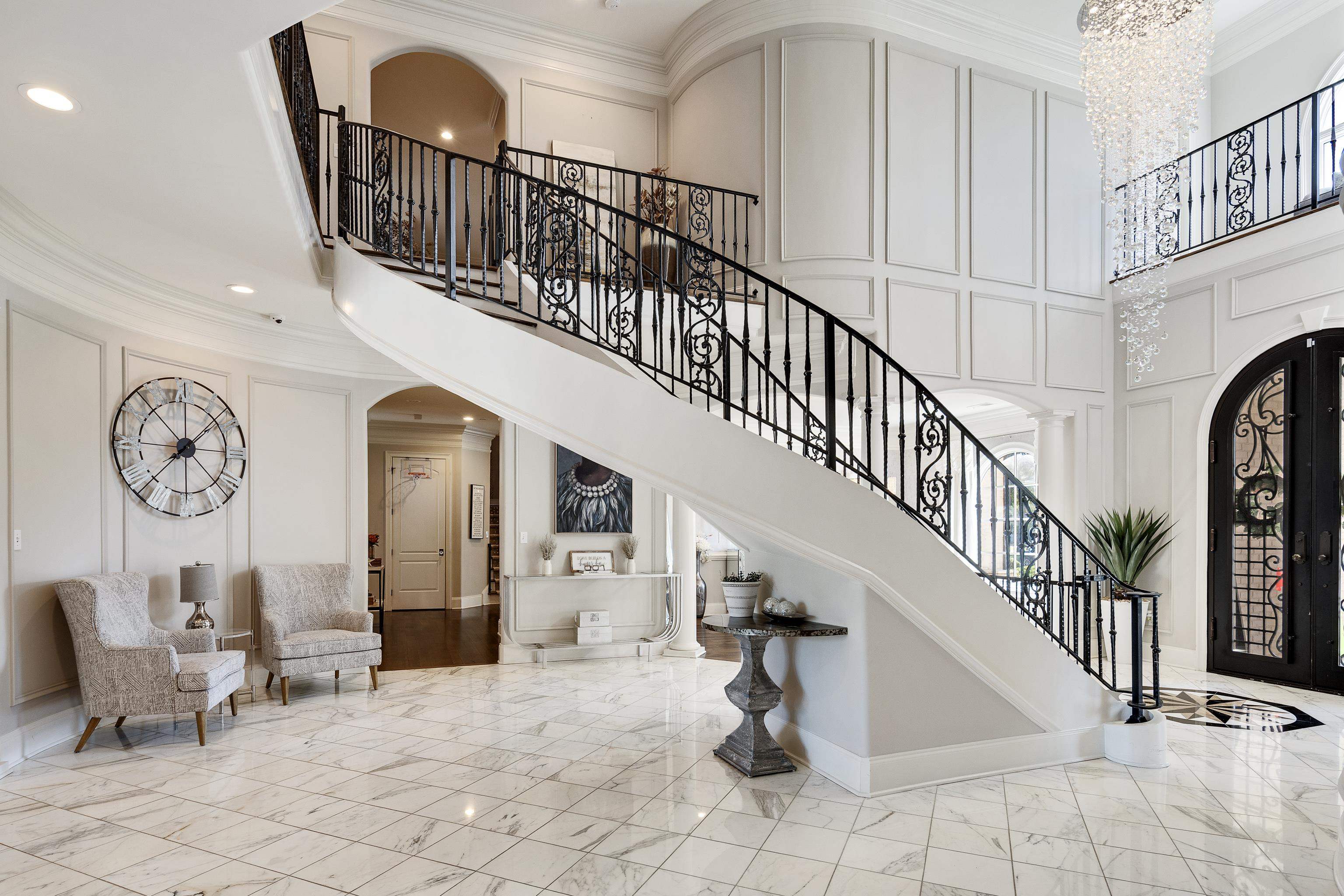 3246 Hollow Creek Road Germantown, TN 38138 - Photo 30 of 40 a view of entryway with livingroom