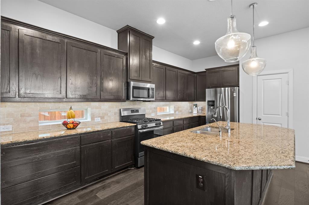 1416 Huntsman Ridge Lane Arlington, TX 76005 - Photo 11 of 40