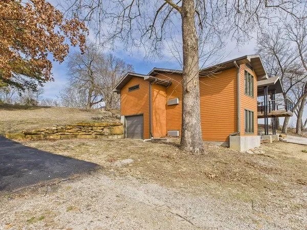 $749,500 | 833 190th Street, Fort Scott, KS 66701