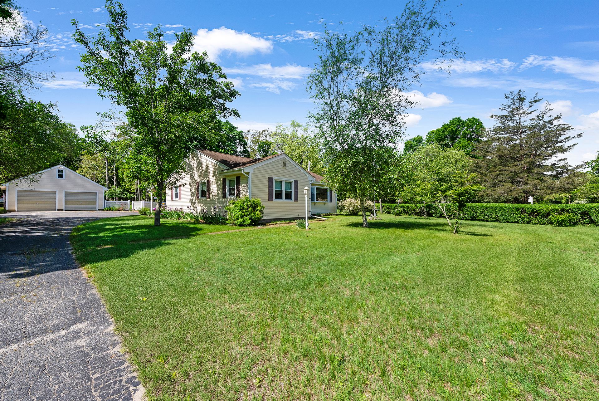 4362 Noyack Road Sag Harbor, NY 11963 - Photo 3 of 12