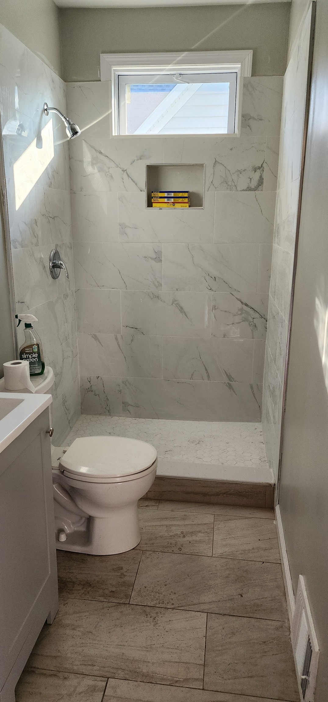 539 Garfield Avenue Bridgeport, CT 06606 - Photo 5 of 7 a bathroom with a toilet and a shower