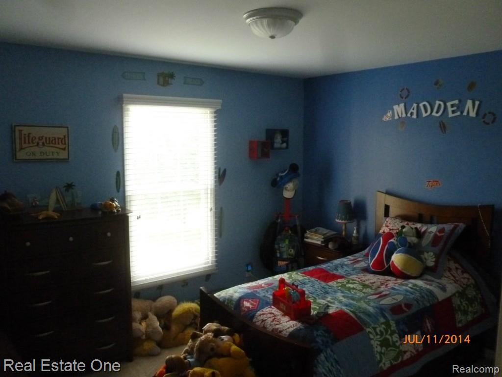 3383 Bonniebrook Court Rochester, MI 48306 - Photo 25 of 37 P1120890.jpg