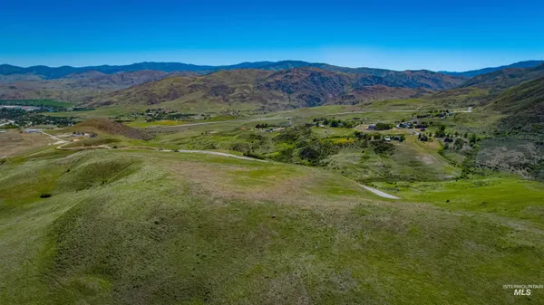 $425,000 | 55 Old Highway 55, Horseshoe Bend, ID 83629