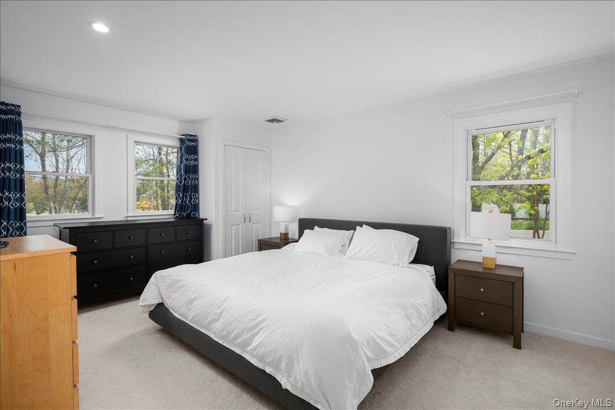 8 Fairlawn Parkway Rye Brook, NY 10573 - Photo 11 of 25 Sunny, Spacious Primary Bedroom