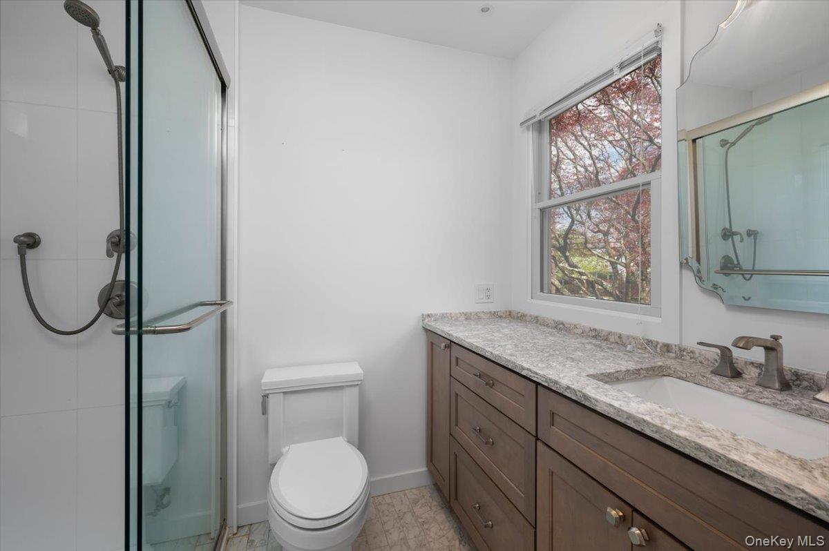 8 Fairlawn Parkway Rye Brook, NY 10573 - Photo 13 of 25 Primary Bathroom