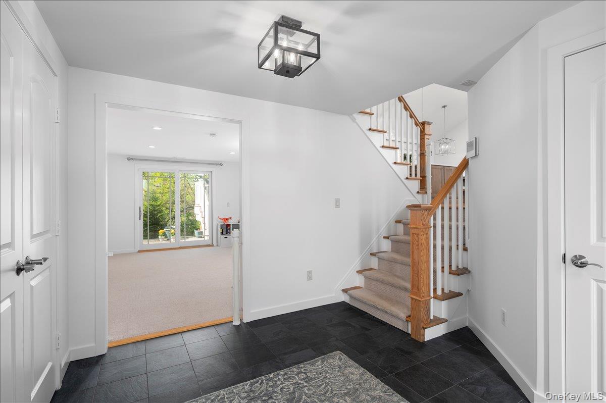 8 Fairlawn Parkway Rye Brook, NY 10573 - Photo 4 of 25 Front Entry