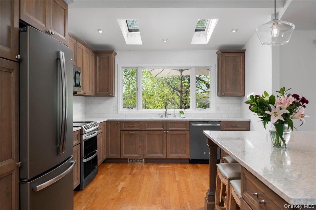 8 Fairlawn Parkway Rye Brook, NY 10573 - Photo 8 of 25 Kitchen