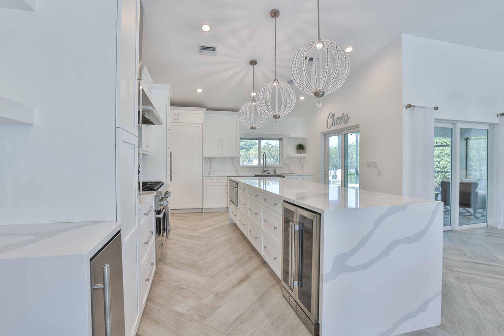 713 Forsyth Street Boca Raton, FL 33487 - Photo 13 of 39 Kitchen