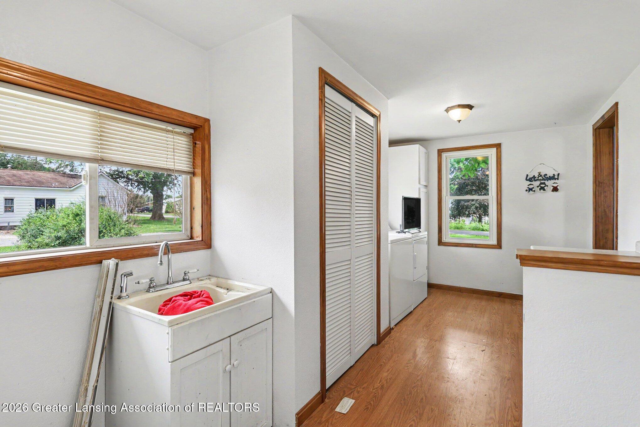 5645 Rossman Road Onondaga, MI 49264 - Photo 9 of 32 Laundry/Mud Room