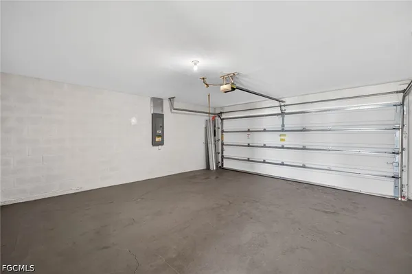 $2,099 | 921 Jacaranda Parkway East, Cape Coral, FL 33909