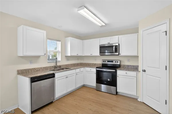 $2,099 | 921 Jacaranda Parkway East, Cape Coral, FL 33909