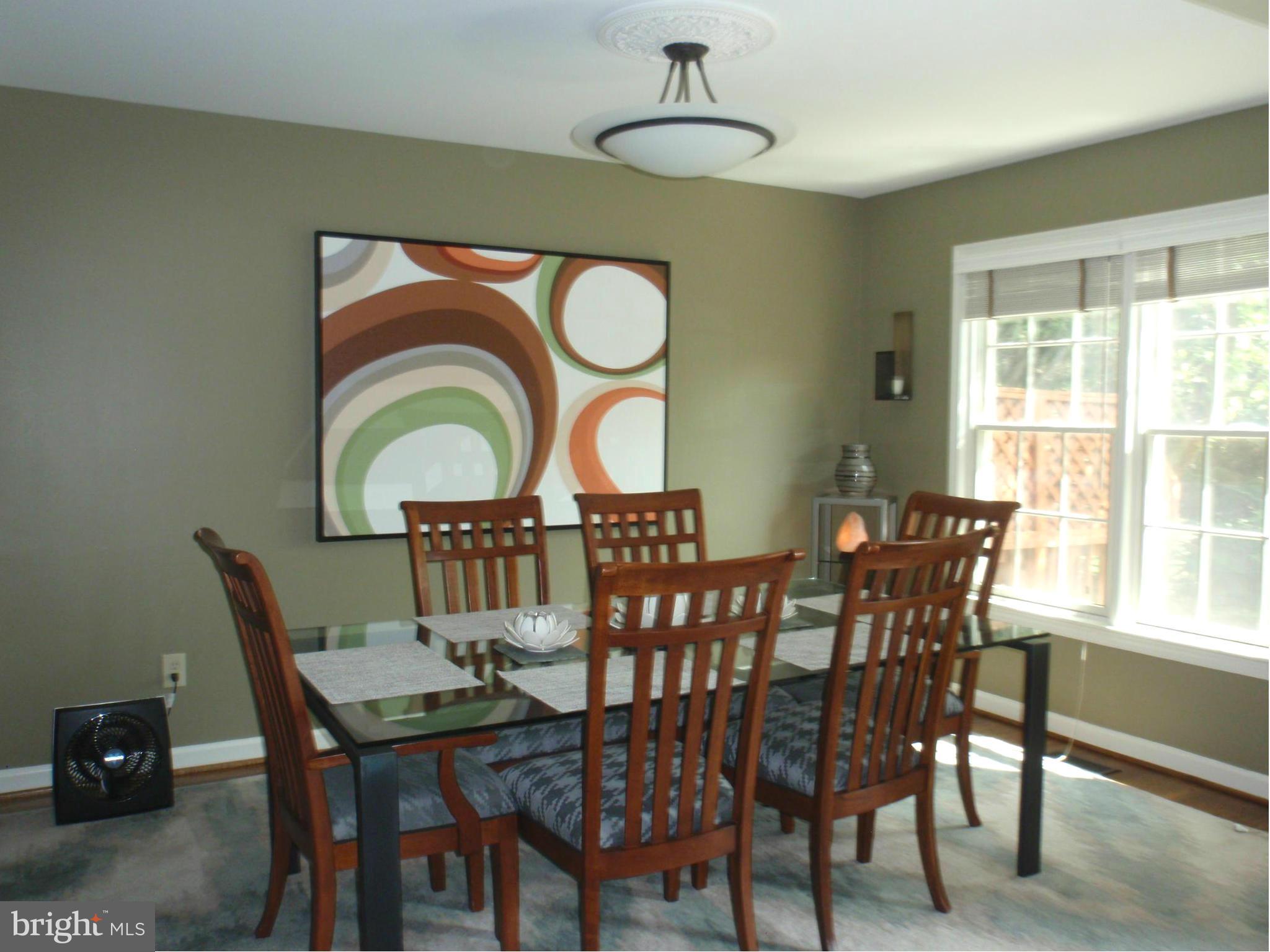 1858 Golf View Court Reston, VA 20190 - Photo 5 of 30 Dining Room
