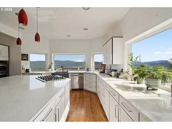 $849,900 | 18414 Northeast 391st Street, Amboy, WA 98601