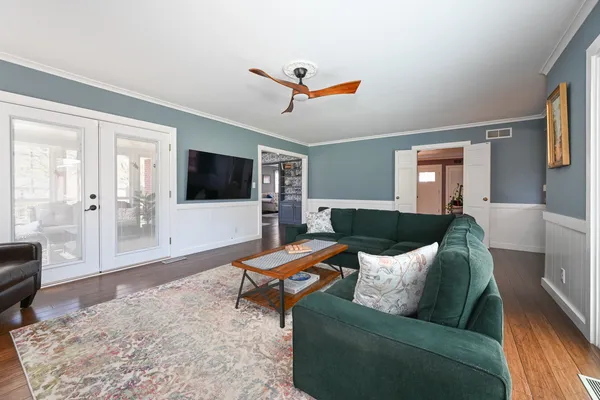 $899,900 | 5N300 Powis Road, Wayne, IL 60184