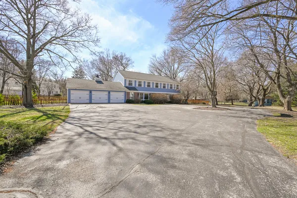 $899,900 | 5N300 Powis Road, Wayne, IL 60184