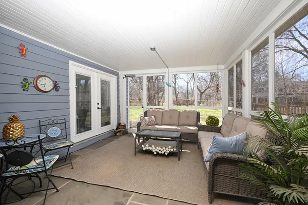 $899,900 | 5N300 Powis Road, Wayne, IL 60184