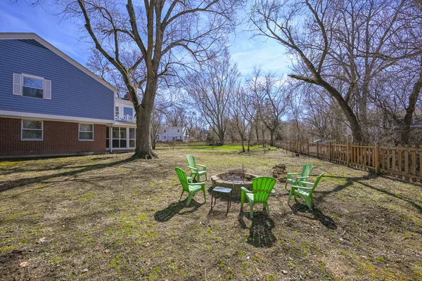 $899,900 | 5N300 Powis Road, Wayne, IL 60184