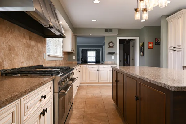 $899,900 | 5N300 Powis Road, Wayne, IL 60184