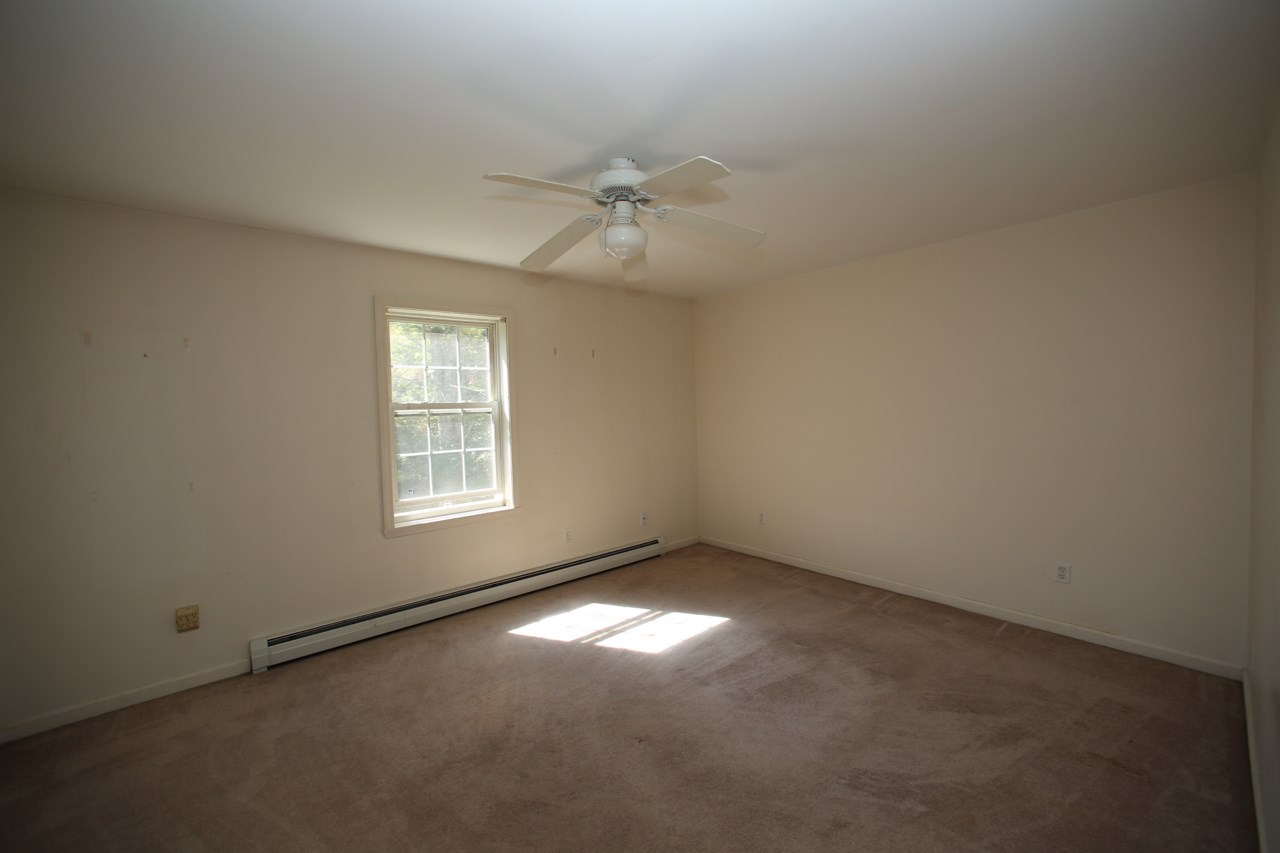 48 Colonial Road, Unit 102 Fairfax, VT 05454 - Photo 13 of 24